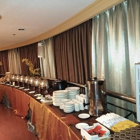 Prince Plaza II Condotel Макати Экстерьер фото