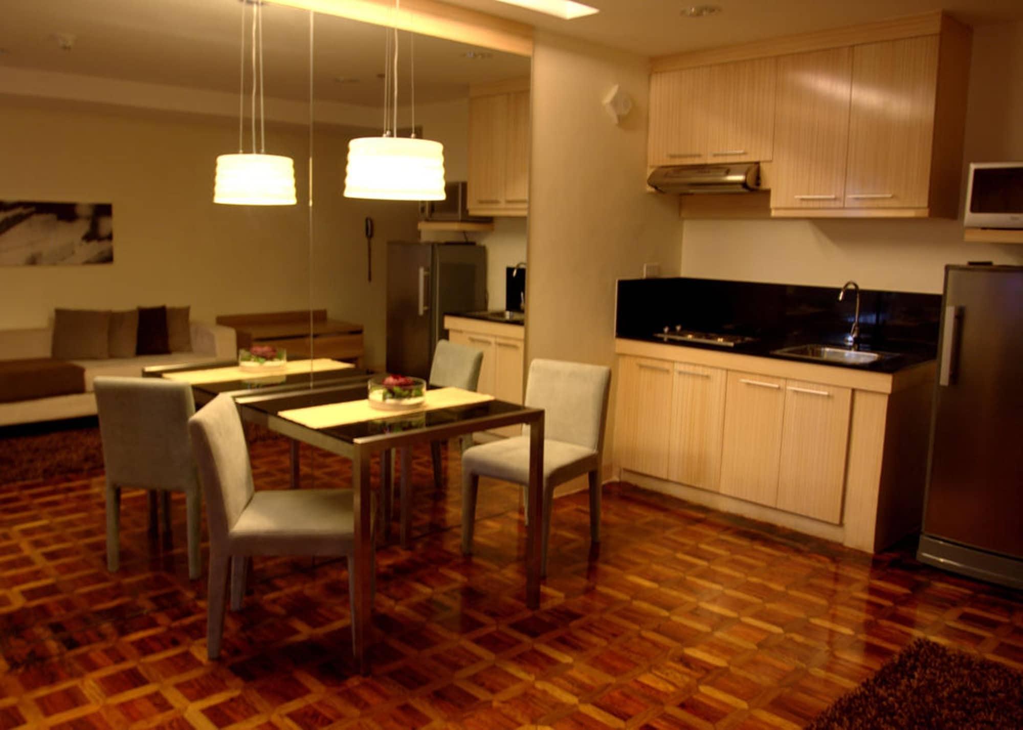 Prince Plaza II Condotel Макати Экстерьер фото