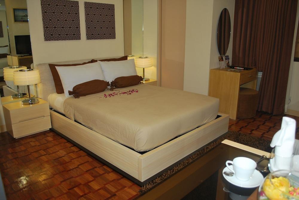Prince Plaza II Condotel Макати Экстерьер фото