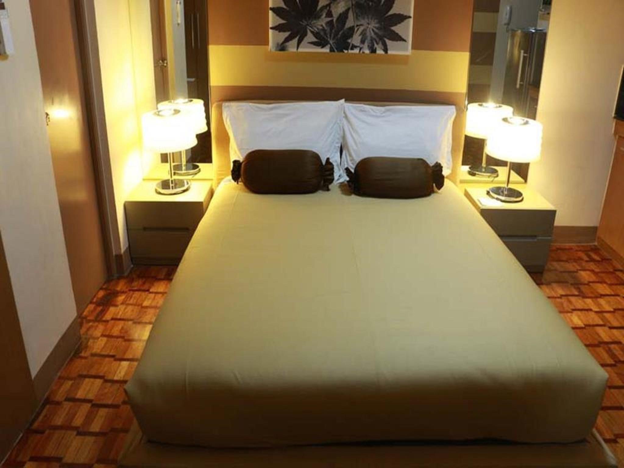 Prince Plaza II Condotel Макати Экстерьер фото