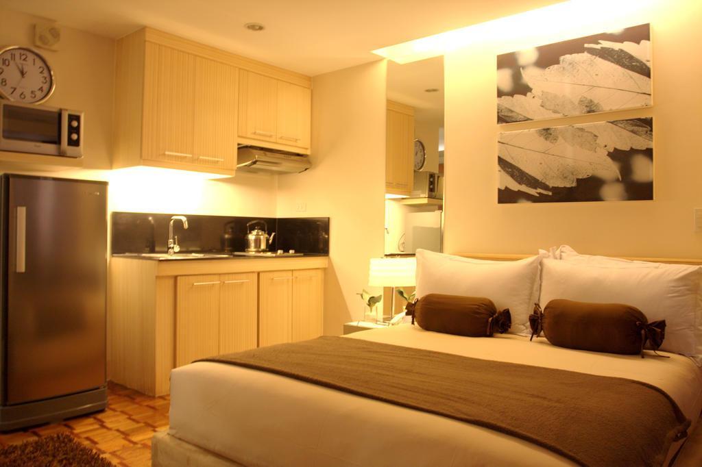 Prince Plaza II Condotel Макати Экстерьер фото
