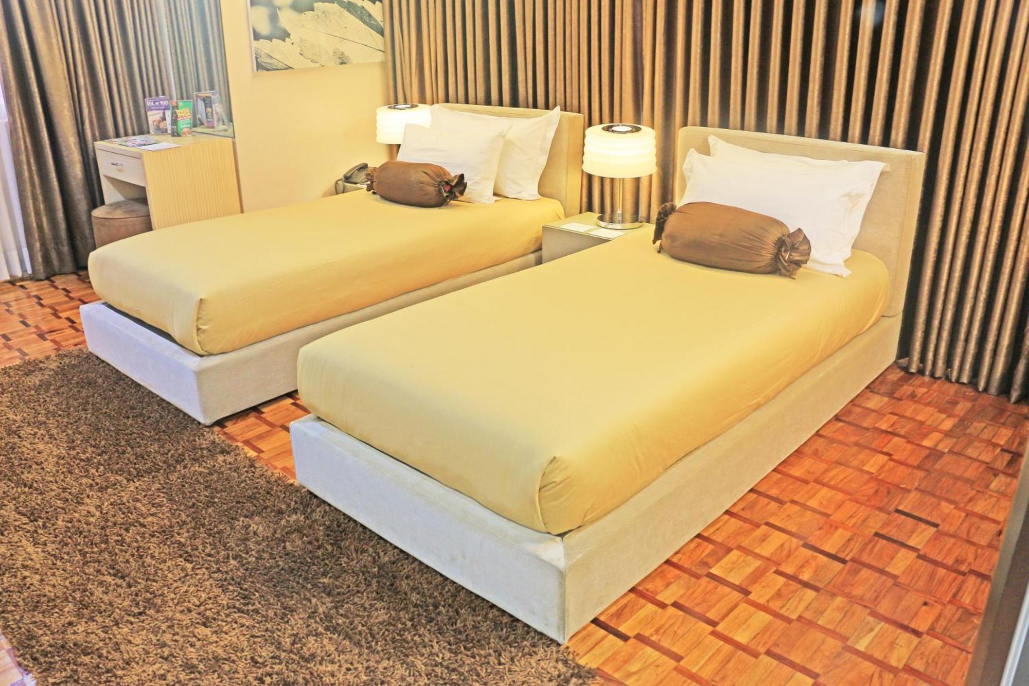 Prince Plaza II Condotel Макати Экстерьер фото