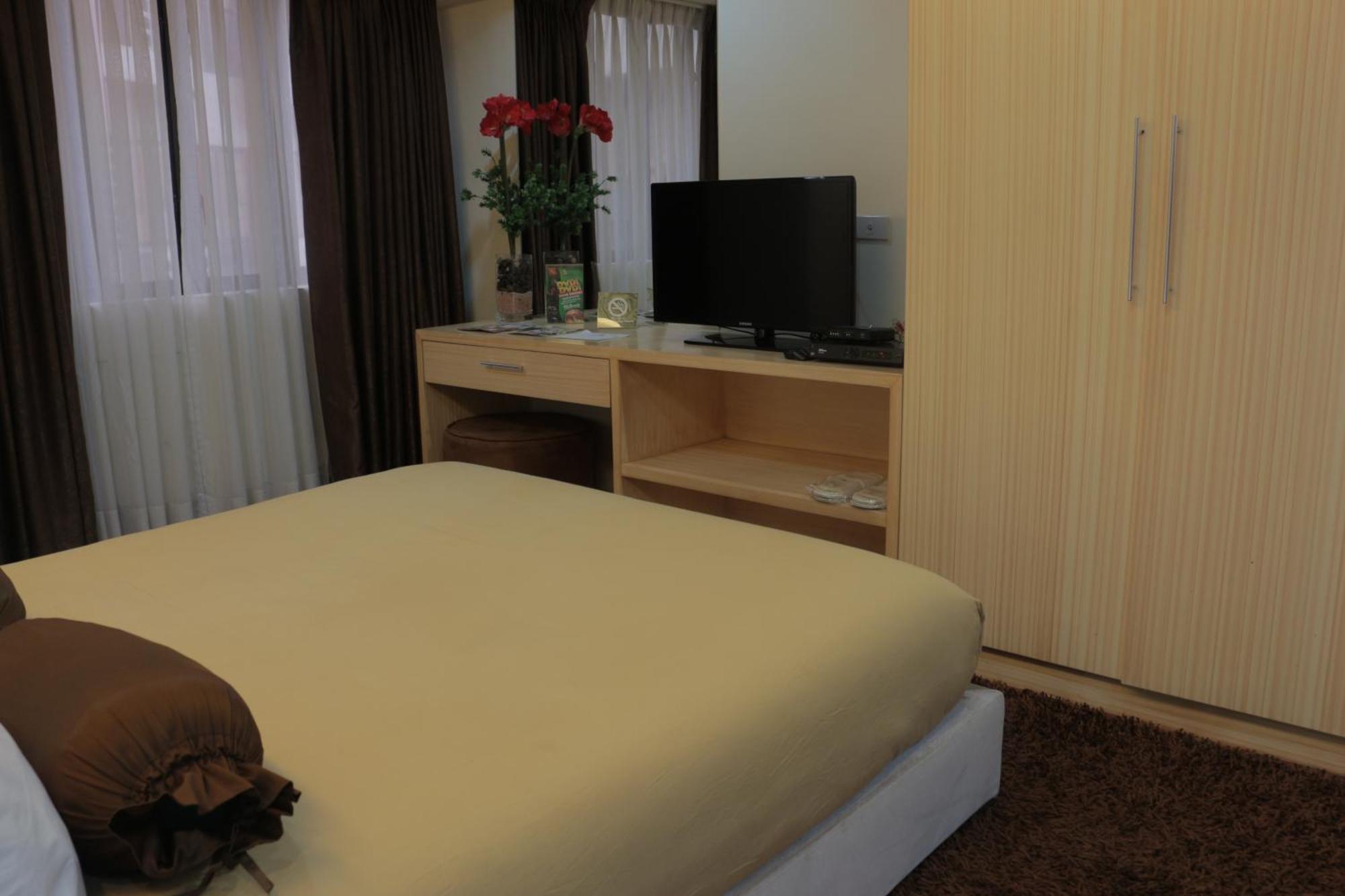 Prince Plaza II Condotel Макати Экстерьер фото
