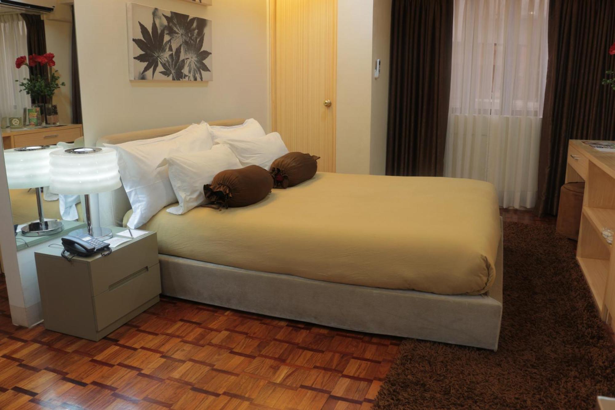 Prince Plaza II Condotel Макати Экстерьер фото