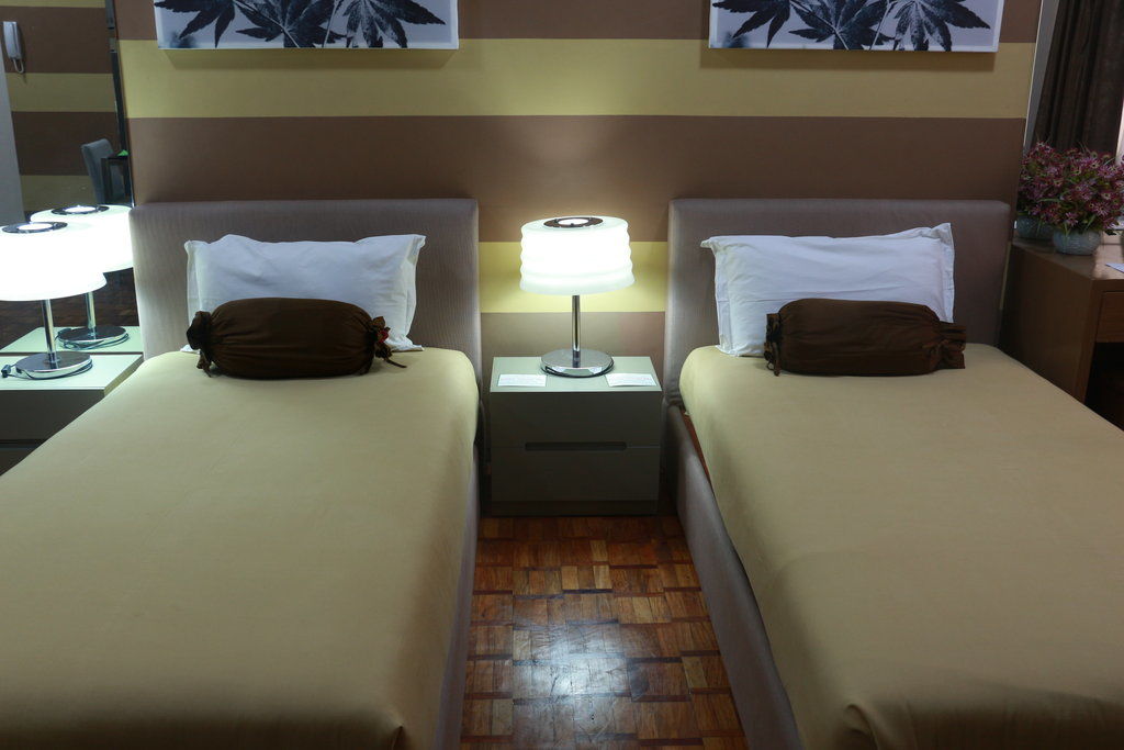 Prince Plaza II Condotel Макати Экстерьер фото
