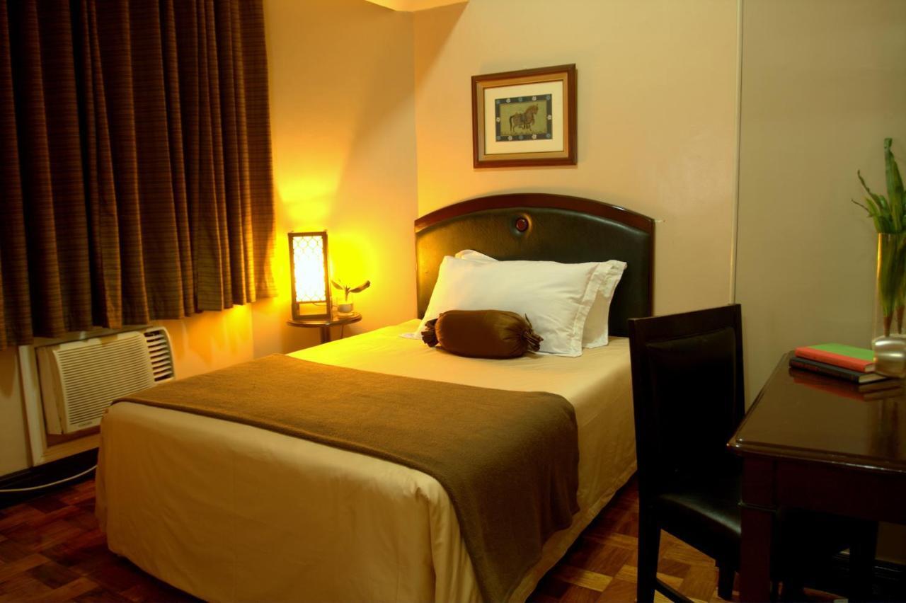Prince Plaza II Condotel Макати Экстерьер фото